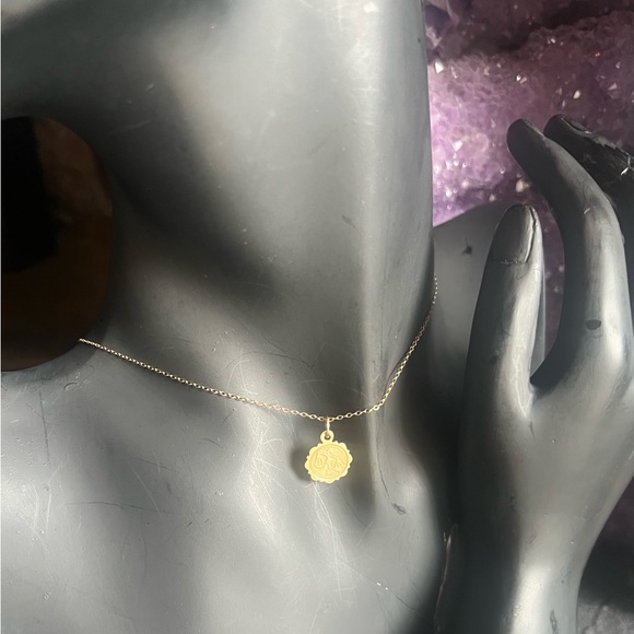 Hallmarked 10k yellow gold pendant and 10k yellow gold chain . - Picture 4 of 11
